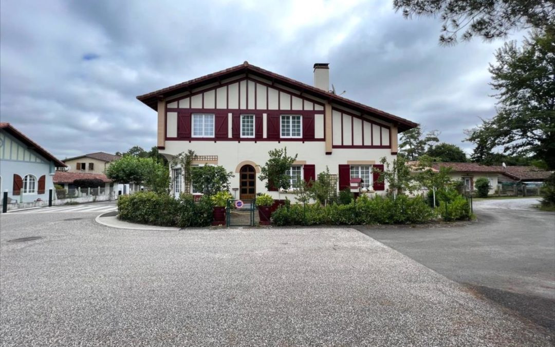 Viager Maison – 7 pièces – 230 m² à Onesse-laharie (40110)
